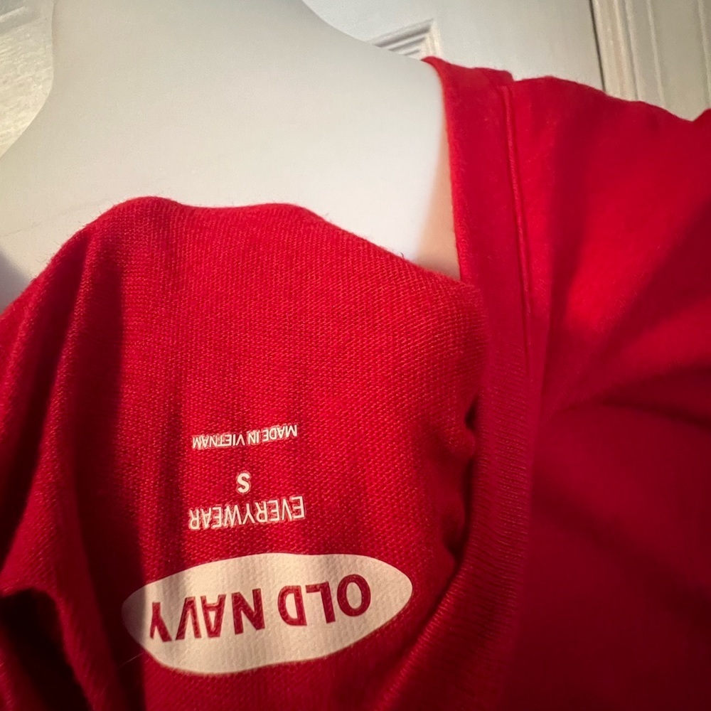 Like new old navy everywhere American flag red tshirt 2020 - Picture 2 of 3
